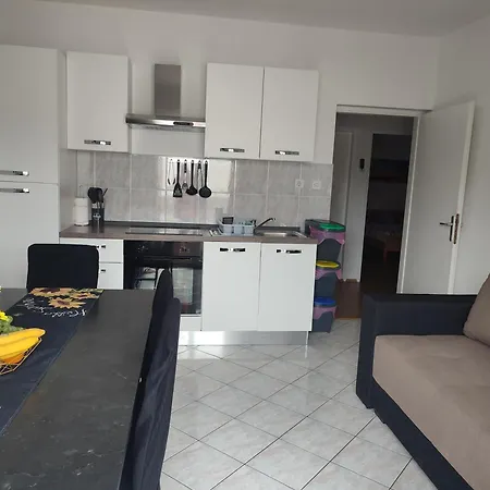 Luka Apartament Rab Town