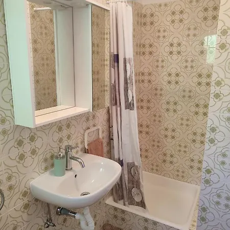 Luka Apartament *